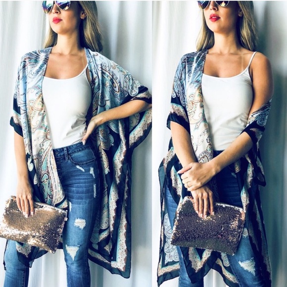 Sweaters - Paisley Print Shawl 💫